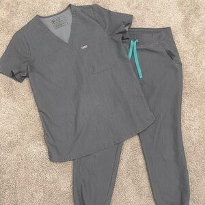 Figs Charcoal Scrub Set with Aqua Accent